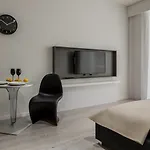 Absynt Ovo فندق فروتسواف